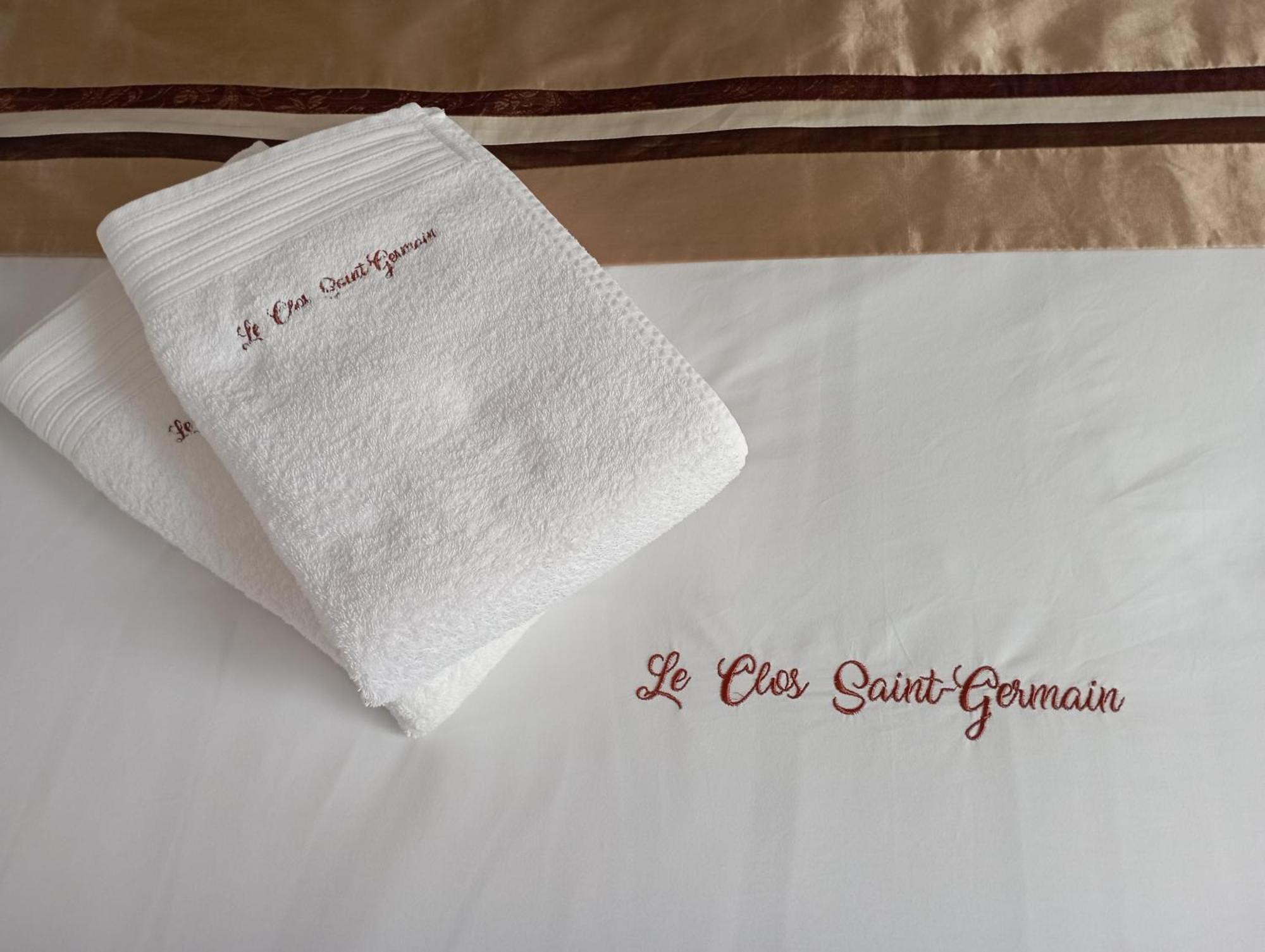 Le Clos Saint-Germain Rugles Eksteriør billede